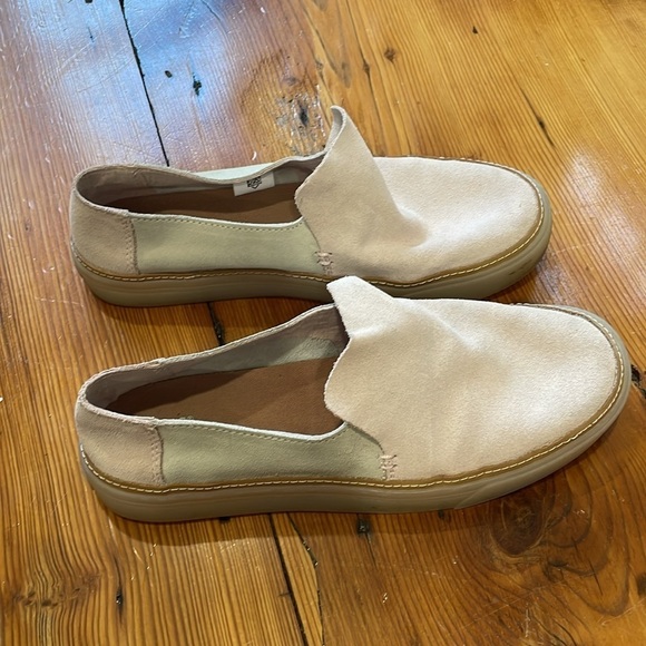 Tom’s slip on blush birch sunset suede shoes size 8.5W - Picture 2 of 8